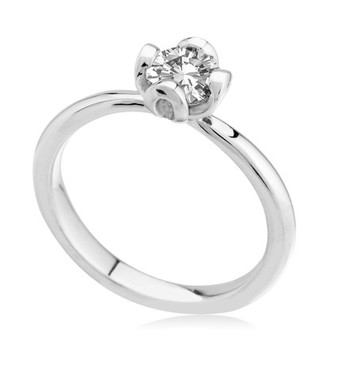 Designer Flower Round Style Diamond Ring